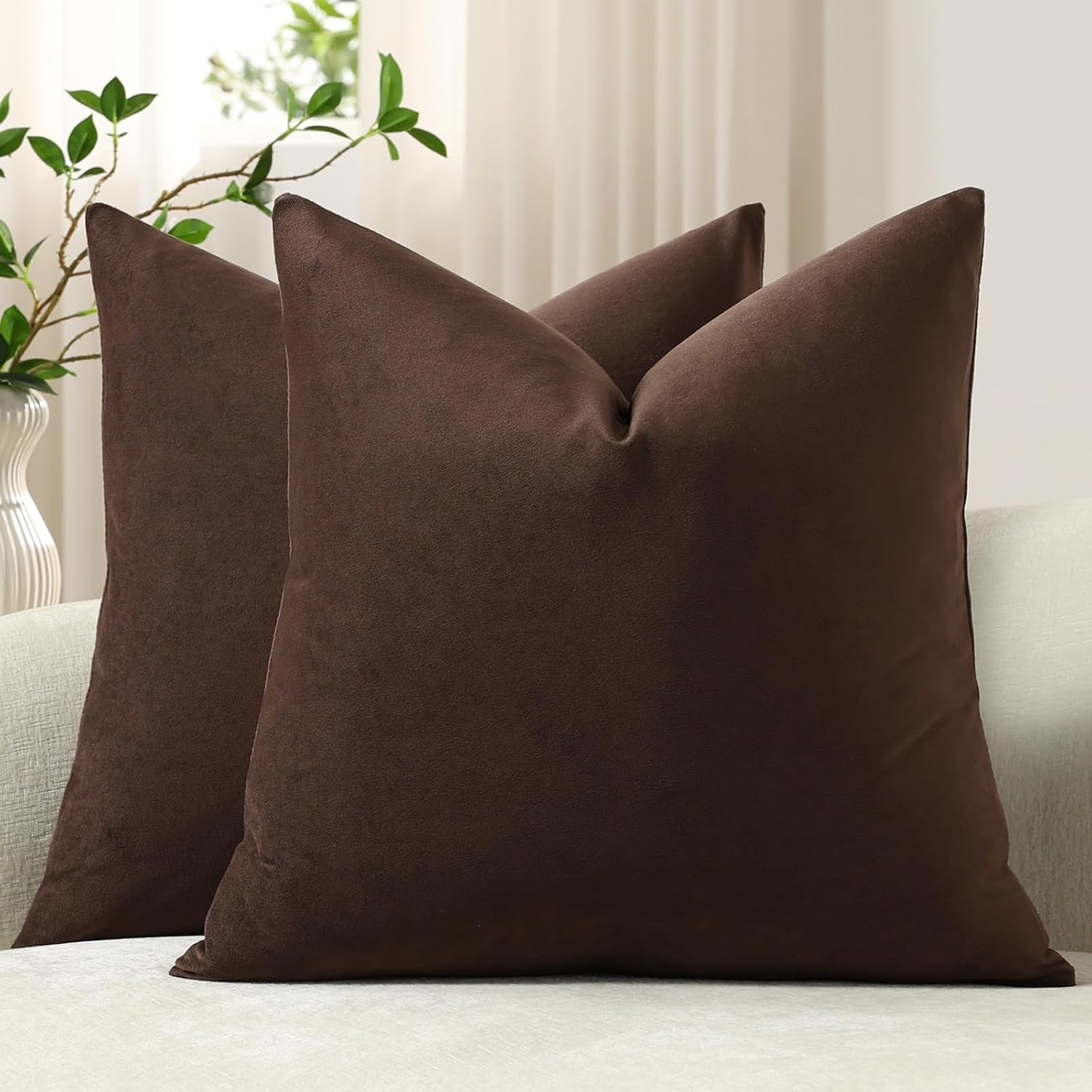 DEZENE Throw Pillow Covers 18×18 Chocolate Brown: Pack of 2 Cozy Soft Velvet Square Modern Luxury Decorative Throw Pillow Cases for Sofa Couch Living Room Bed Home Decor