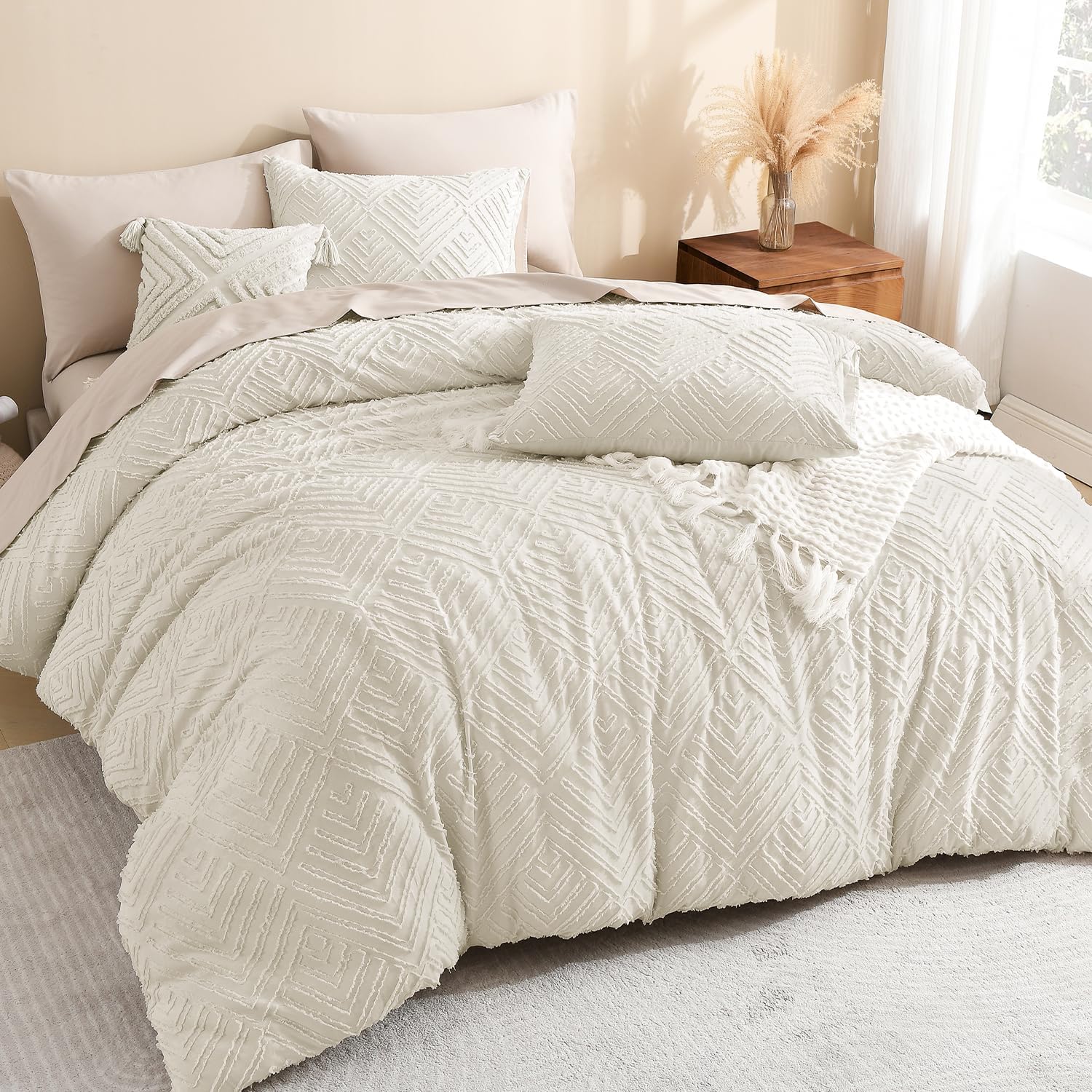 Litanika Queen Size Comforter Set, 3 Pieces Beige Tufted Boho Bedding Set | Farmhouse Shabby Chic Vintage Bohemian Textured Aesthetic Soft Fluffy Lightweight Breathable All Season Bed Set for Queen Bed
