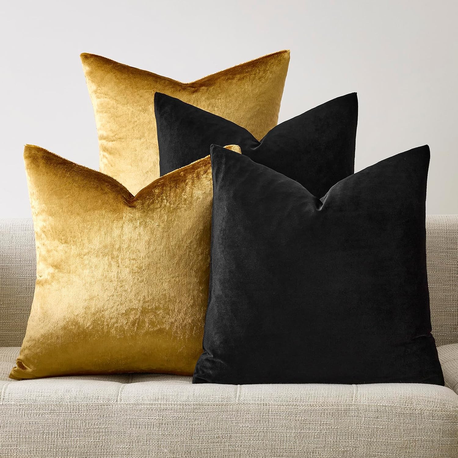 GIGIZAZA Decorative Throw Pillow Covers 18 x 18,Gold Black Soft, Set of 4 Square Velvet Cushion Covers | Throw Pillows for Couch Sofa,280gsm Soft Textured Fabric,Modern Pillowcases,Luxury Living Room Cushion Covers