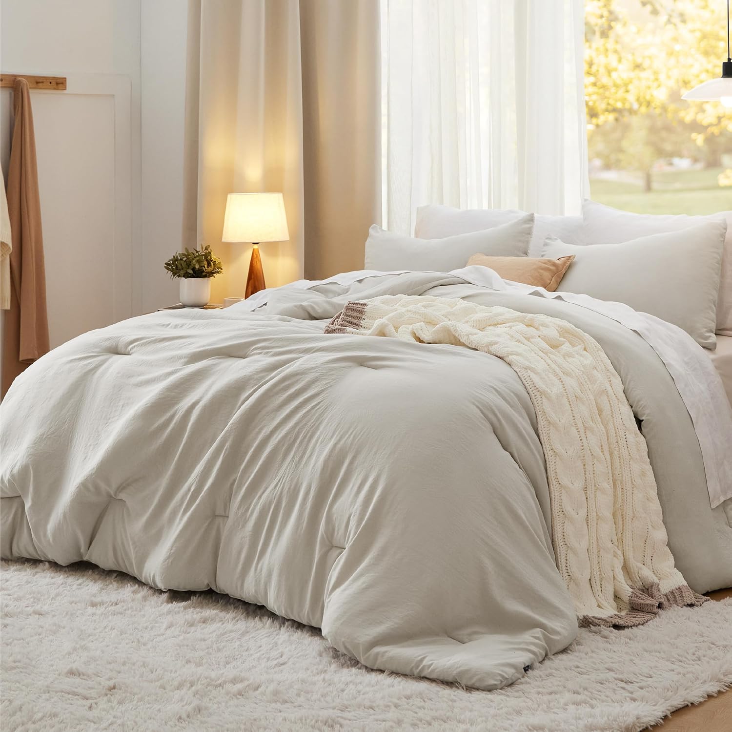 Bedsure Queen Comforter Set, Beige Soft Prewashed Bedding for All Seasons, 3 Pieces GentleSoft™ Bed Set, 1 Lightweight Comforter (90″x90″) and 2 Pillowcases (20″x26″)