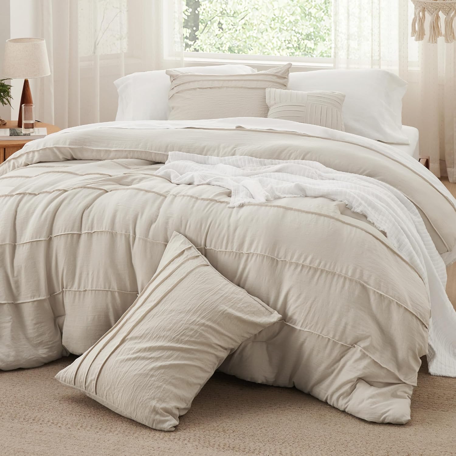 Bedsure Queen Comforter Set – 4 Pieces Pinch Pleat Bed Set, Beige Boho Bedding for All Season, 1 Soft Comforter, 2 Pillowcases, 1 Decorative Pillow