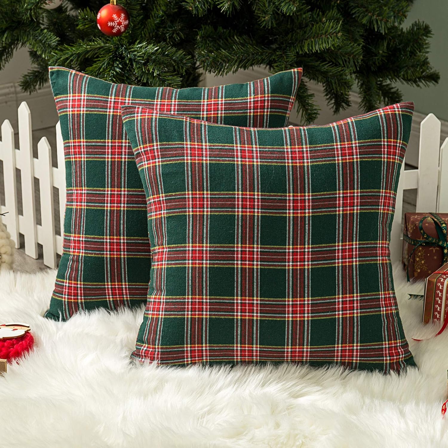 AQOTHES Christmas Plaid Decorative Throw Pillow Covers Green Red 18×18 | Pack of 2, Scottish Tartan Cushion Case, Farmhouse Home Holiday Decor, Buffalo Check, Sofa Couch Bed Decorative Pillow Case