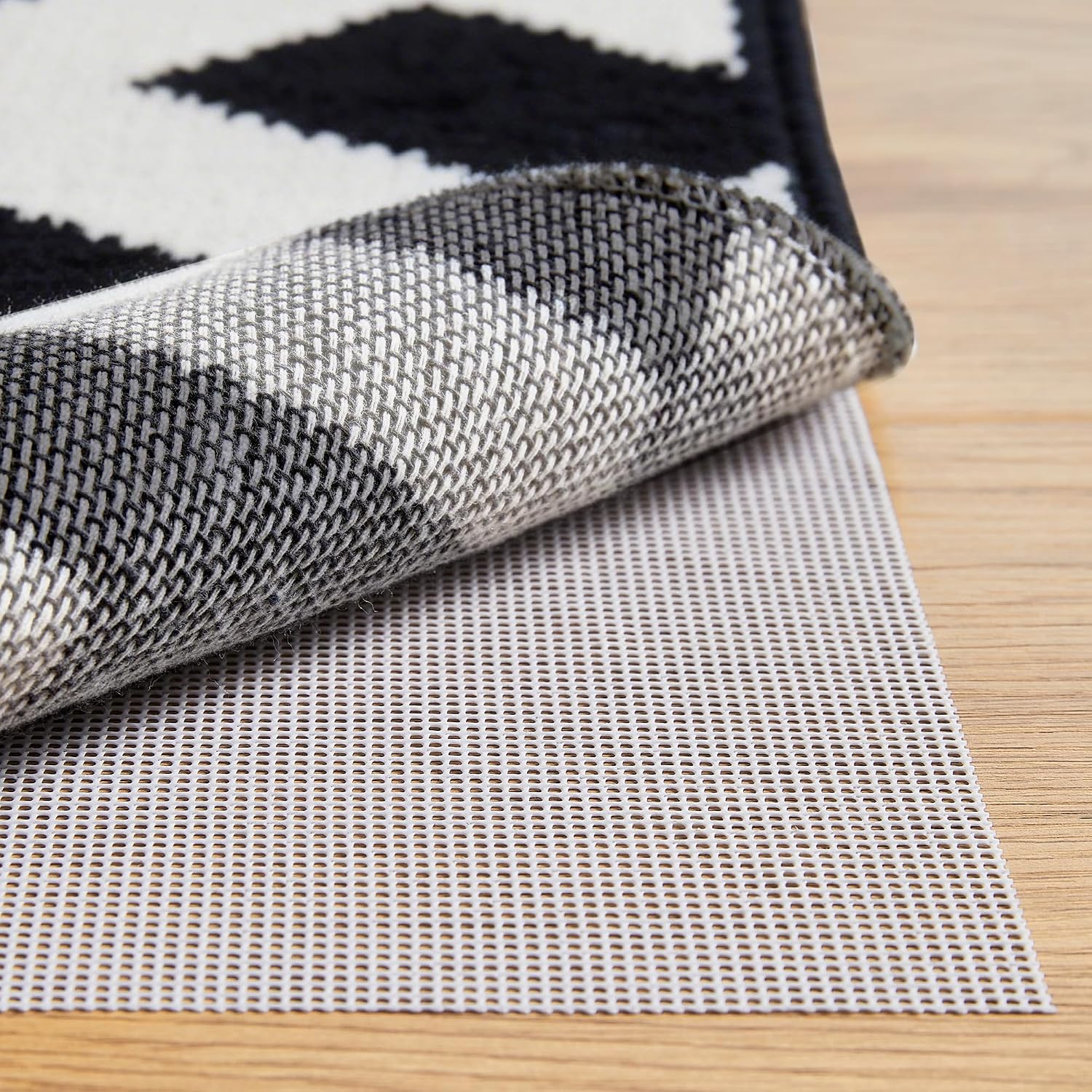 Strong Rug Pad Gripper, 5X Non-Slip Power, Grips Help Keep Area Rugs Safe and in Place, Slip and Skid Resistant Pads for Hard Floors, Under Carpet Mat Cushion and Hardwood Protection 2×6 FT√