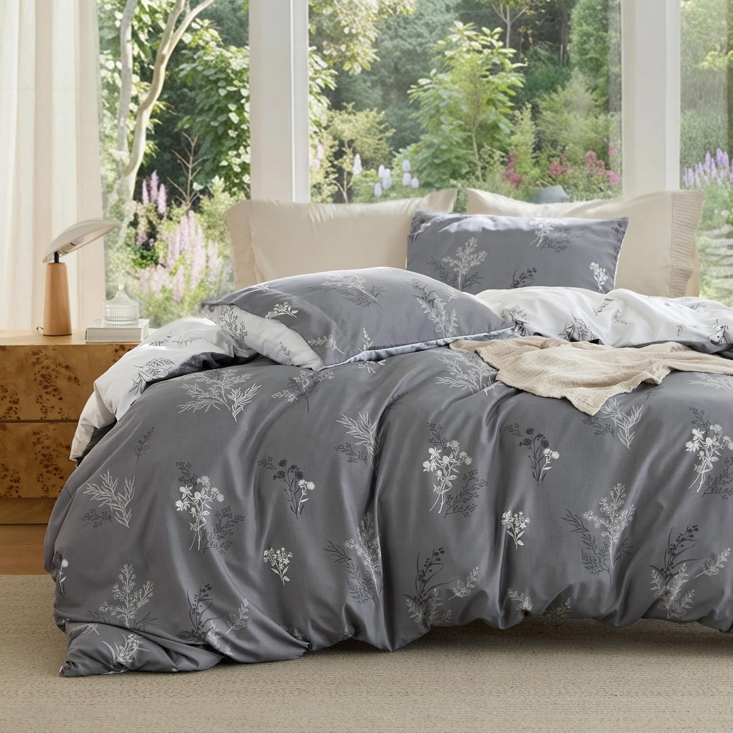 Bedsure Duvet Cover King Size – Reversible Floral Duvet Cover Set with Zipper Closure, 3 Pieces Grey Bedding Set with 8 Corner Ties and 2 Pillowcases 20″x36″