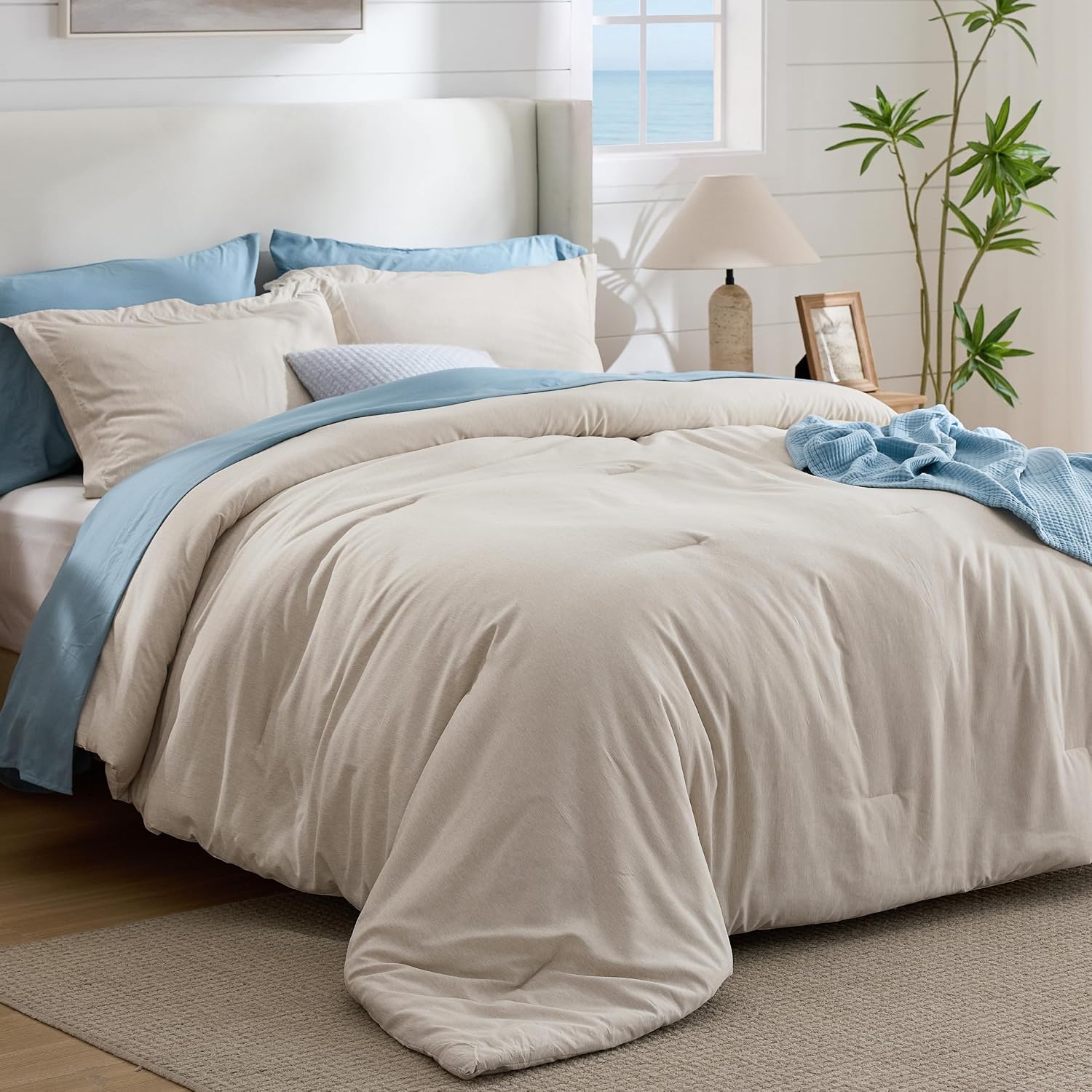 Bedsure King Size Comforter Set – Beige King Comforter Set, Soft Bedding for All Seasons, Cationic Dyed Bedding Set, 3 Pieces, 1 Comforter (104″x90″) and 2 Pillow Shams (20″x36″+2″)