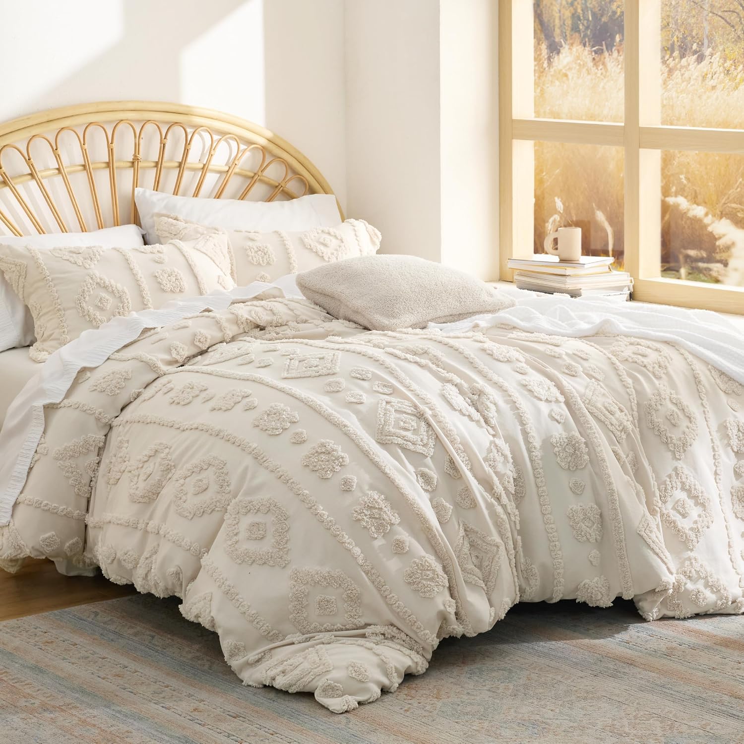 Bedsure Boho Tufted Beige Comforter Set Queen Size, GentleSoft™ 3 Pieces Boho Farmhouse-Style Decor Bedding, Exquisite Bedding for All Seasons, 1 Bed Comforter, 2 Pillow Shams, 90×90 Inches