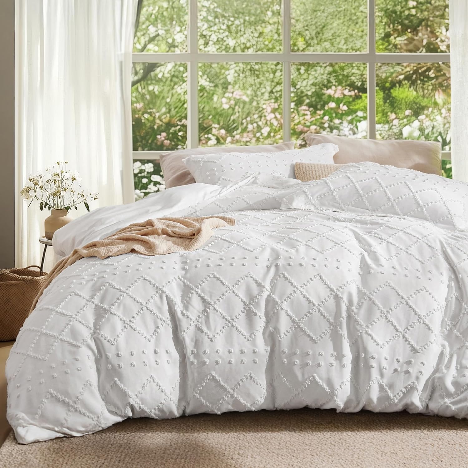 Bedsure White Boho Duvet Cover King, Vintage Embroidery, 3-Piece | Boho Bedding, Elevated Home Decor, Fade Resistant, Machine Washable, Soft Tufted Texture, Zipper Closure, 8 Corner Ties
