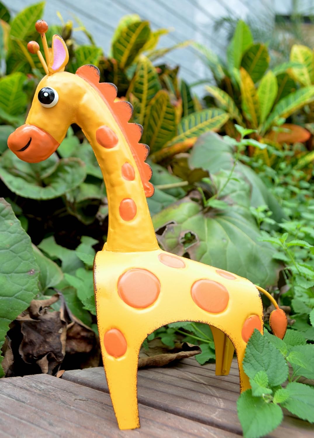 Metal Giraffe Garden Outdoor Decor or Indoor Shelf Home Decor | Outdoor Yard Decor for Patio, Flower Bed or Indoor Shelf, Whimsical Bright Yellow Home Decor Gift